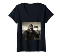 Womens Funny Bigfoot Selfie UFOs UAP Encounter Area 51 Visitor V-Neck T-Shirt