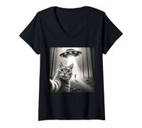 Womens Funny Cat Selfie With Alien UFO Graphic Men Women Kids V-Neck T-Shirt