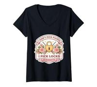 Women's I Don't Pick Fights I Pick Locks Funny Locksmith Woman Joke V-Neck T-Shirt