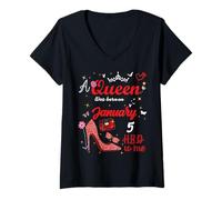 Women's January 5 Birthday This Queen was Born on January 5th V-Neck T-Shirt