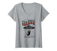 Womens Kawaii Cat Believe Alien Space UFO Lover Abduction My Selfie V-Neck T-Shirt