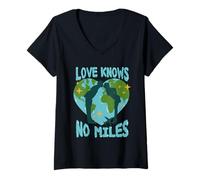 Womens Long Distance Relationship Love Knows No Miles V-Neck T-Shirt