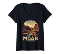 Women's Moab Arches Family Road Trip 2026 Vintage Moab Nature Utah V-Neck T-Shirt