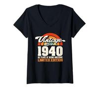 Womens Retro Sunset 86 Years of Awesome Born 1940-86th Birthday V-Neck T-Shirt