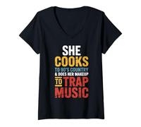 Womens She Cooks 90's Country Techno House Music Trap Music V-Neck T-Shirt