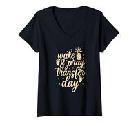 Womens Wake & Pray Transfer Day IVF Mom IVF Dad Pineapple V-Neck T-Shirt