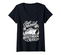 Women's Women Just Married Honeymoon Cruise 2026 Palm Tree Travel V-Neck T-Shirt