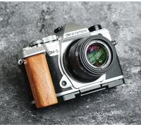 Wood Wooden Handle Hand Grip + Aluminum Base plate L Holder For OM-5 Mirrorless Camera (Desert iron,Black Baseplate)