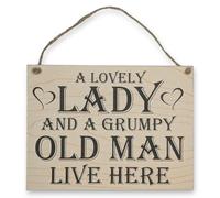 Wooden Wall Sign with Rope Hanger, A Lovely Lady and a Grumpy Old Man Live Here, Rustic Home Decor Plaque, 16 x 12 cm