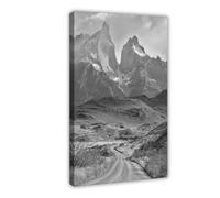 WOPIYNAG Torres Del Paine Black And White Fine Canvas Poster Bedroom Decor Landscape Decor Gift 24x36inch(60x90cm)