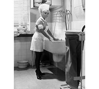 worldphotographs Carry on Doctor (1967) Barbara Windsor 10x8 Photo