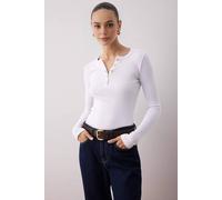 Wovcor Crew Neck Fitted Knit Blouse With Button Detail In White White