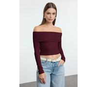Wovcor Off-Shoulder Carmen Collar Crop Knit Top In Burgundy Burgundy