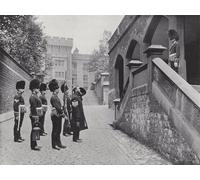 XcBAIHOUD Famous Modern Canvas Prints Animal Pictures Locking the Tower Gates God Preserve King Edward by J Benjamin Stone Vintage Poster for Home Decor 60x90cm