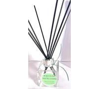 XMAS TREE Reed Diffuser Scented 100ML Cubed Glass with 8 x 240Ml Black Reed Diffuser Sticks - provides a lovely Christmas scent into any room, presented in diffuser box with ribbon - perfect for gifts