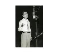 XZGTHYTYUY The Famous American Singer Perry Como Retro Poster Canvas Poster Wall Art Decor Print Picture Paintings for Living Room Bedroom Decoration 20x30inch(50x75cm)