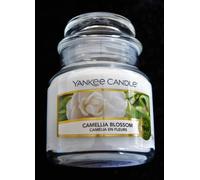 Yankee Candle Small Jar Candle | Camellia Blossom Scented Candle | Up to 30 Hours Burn Time | Garden Hideaway Collection