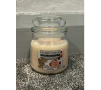 Yankee Home Inspiration Medium Candle Strawberry Waffle Cone