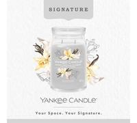 Yankee Candle Smoked Vanilla & Cashmere scented candle Signature 567 g