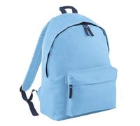Zippered main compartment