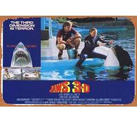 Zuhhgii Retro Classic JAWS 3-D Original Lobby Card 7 Dennis Quaid Bess Armstrong Tin Sign Metal Movie Poster Plate Painted Modern Wall Decoration Vintage Film TV Metal Signs for Gift Karaoke Man Cave