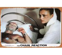 Zuhhgii Vintage Classic Old Movie CHAIN REACTION, The 1980 Steve Bisley VERY RARE US Movie Still 9 Film Poster Metal Tin Sign TV Poster Gift Karaoke Bar Pub Club Decorative Wall Plates Man Cave Home
