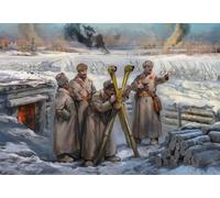 Soviet Headquarters In Winter Uniform Figure Plastic Kit 1:72 Model ZVEZDA