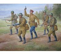Zvezda Models Soviet Regular Infantry Building Kit (1939-42), Scale 1/72
